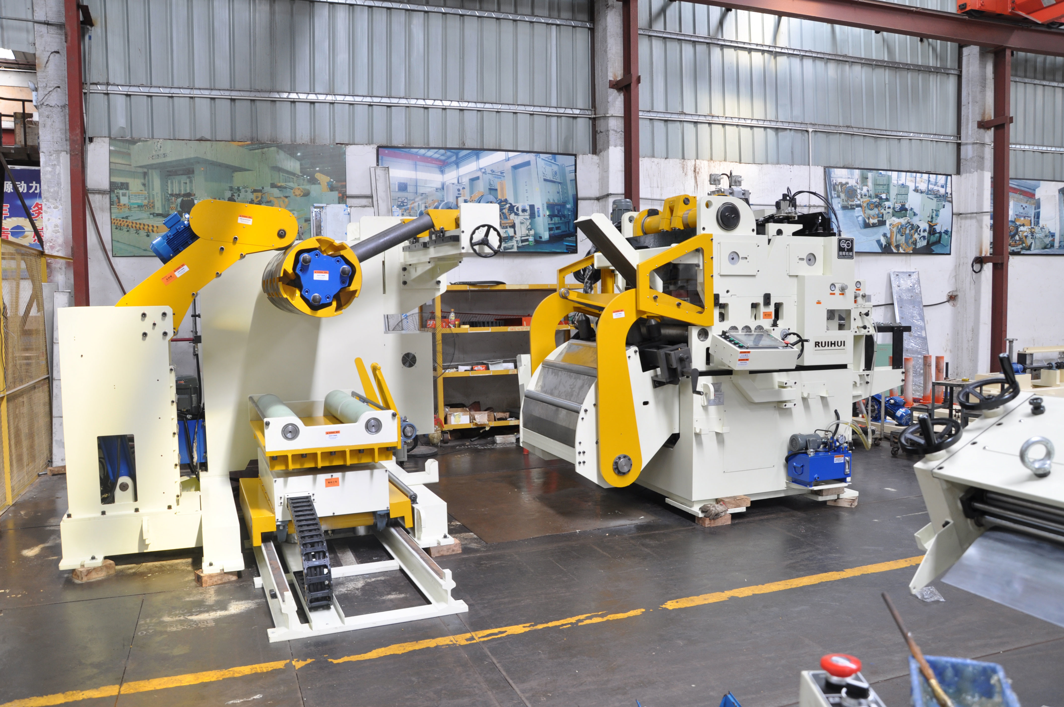 Automotive 5000kg AC2.9kw Decoiler And Straightener