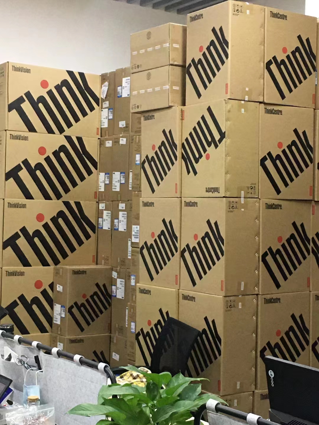 Lenovo ThinkStation P520c Tower Workstation with Intel Xeon W-2225 and 16G RDIMM RAM
