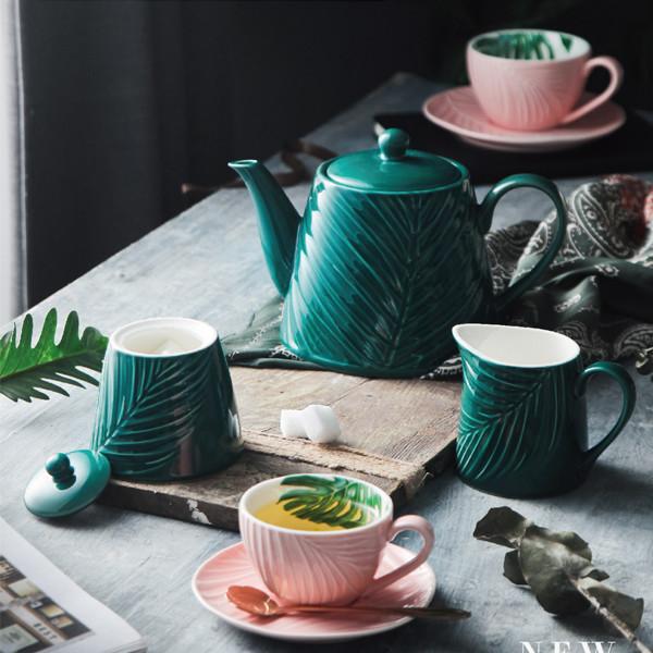 Buy cheap Lead Free SGS 850cc Porcelain Coffee Dinnerware Teapot from wholesalers