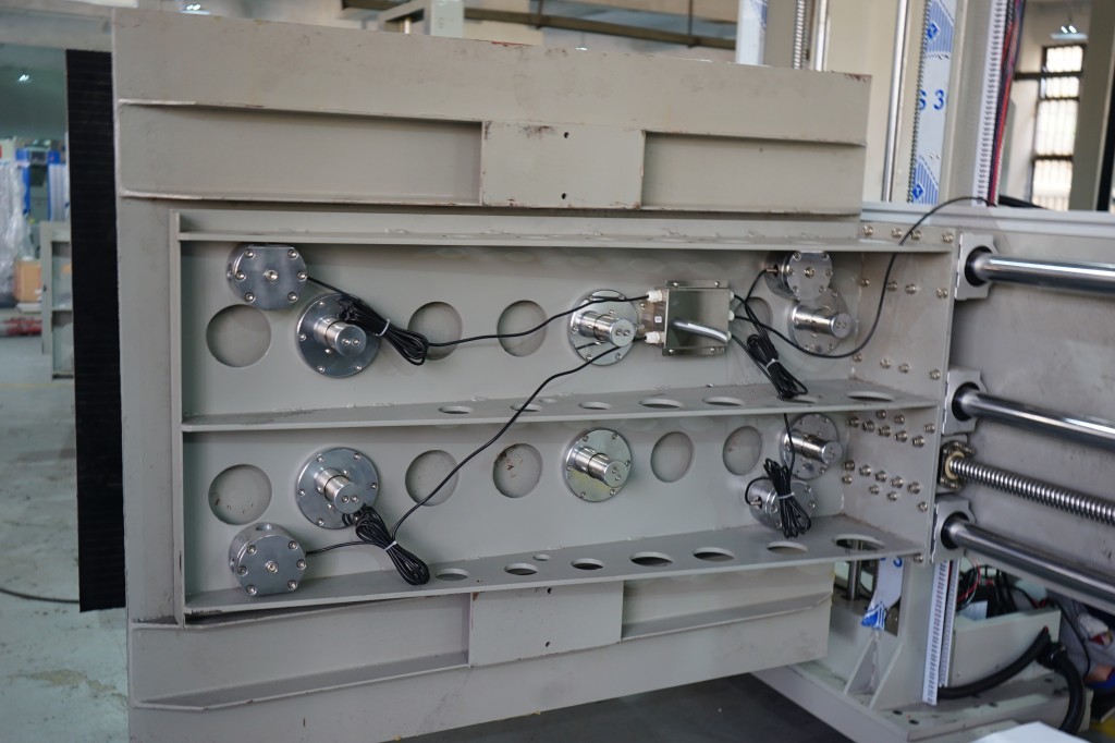 500kg PLC Control Packaging Testing Equipment , ASTM D6055 Package Clamping Testing Machine