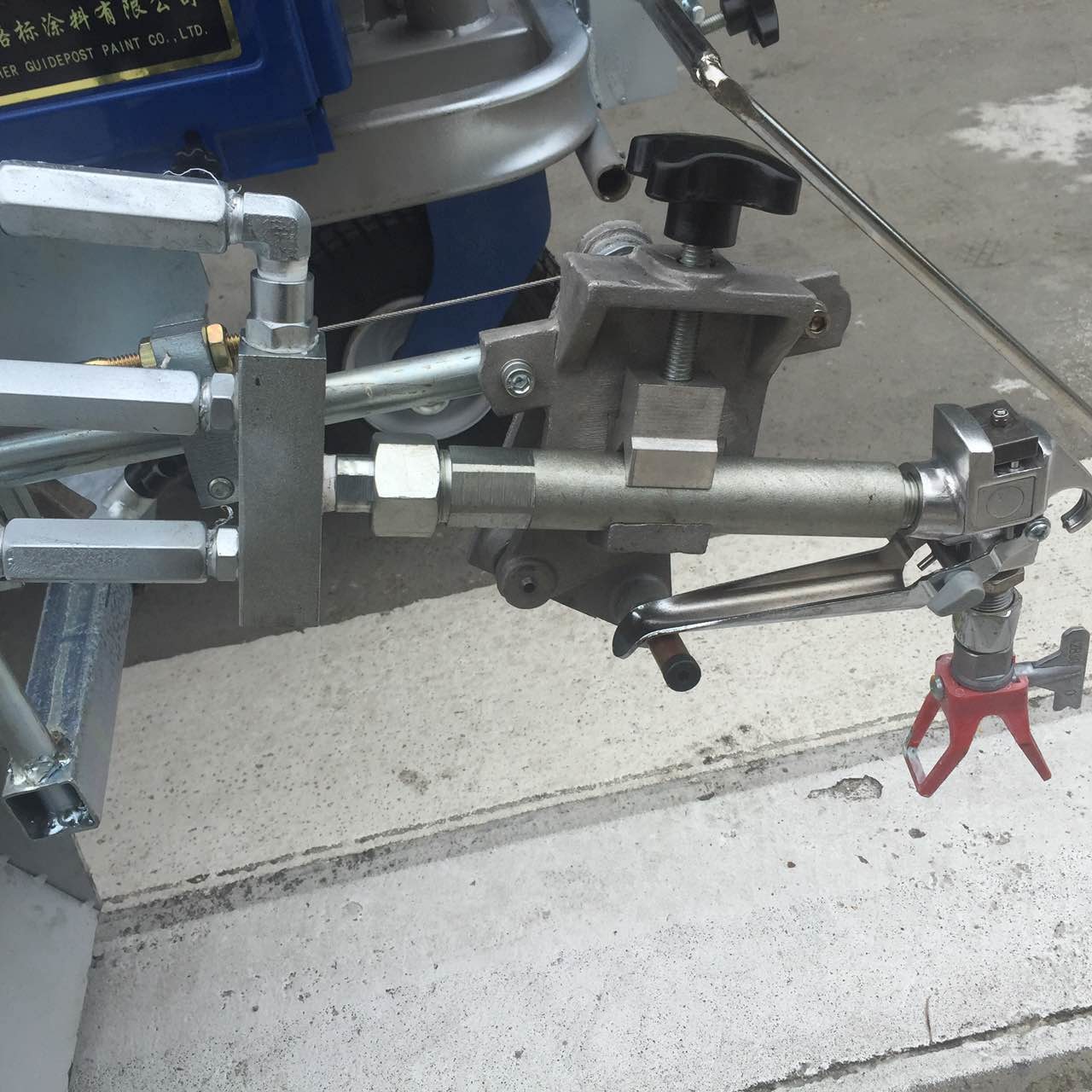 Double Pump Liquid Coating Road Marking Spray Paint Machine