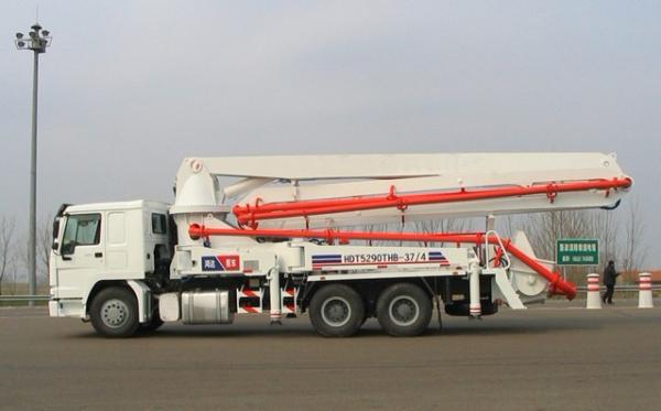 Buy cheap SINOTRUK HOWO 6x4 Chassis 37M Used Concrete Pump Truck Concrete Boom Truck from wholesalers