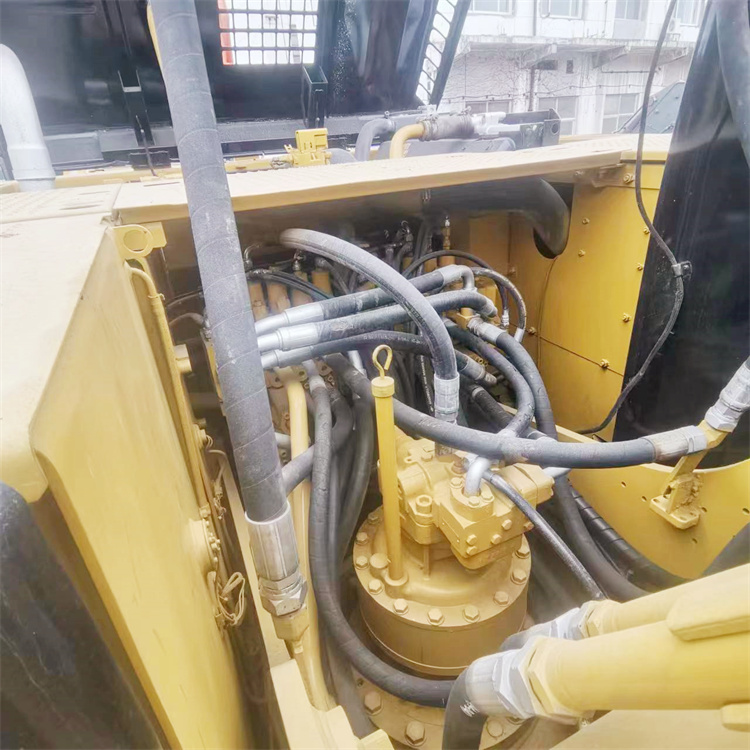 20000 KG Machine Weight Caterpillar 320D2 Excavator in Good Condition Japan Original