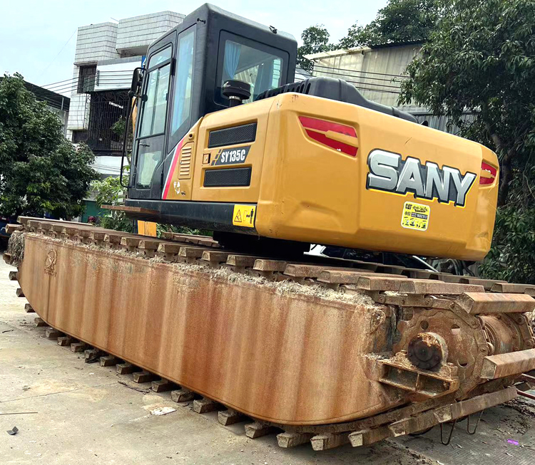 2021 Sany 135 Excavator in Shanghai with ISUZU Engine and Original Hydraulic Cylinder