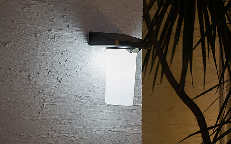 35LM Luminous Flux Solar Wall Sensor Light 6-8h Charging Time Outdoor Lantern