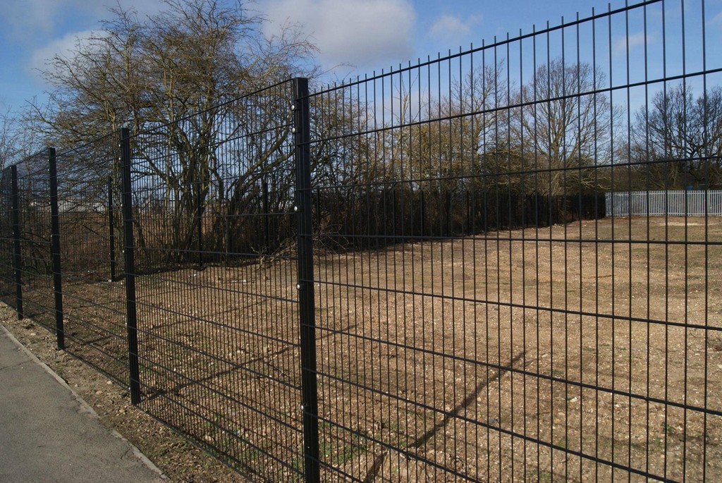 Home Garden 50x100mm Double Wire Mesh Fencing Powder Coated