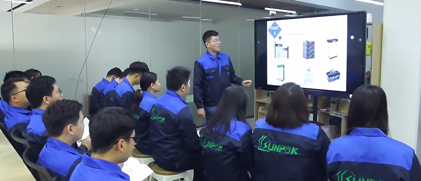 51.2V 15kwh 48V Grade A Lithium Ion Battery 300Ah Safe Solar Home Energy Storage For Home Use