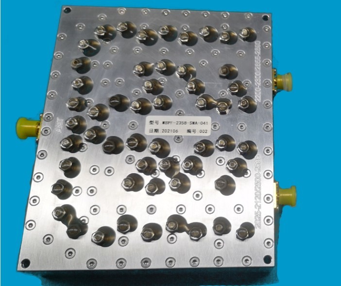 400g Waterproof SMA Bandpass Filter 698-2700MHz Quadruple Frequency Diplexer Combiner