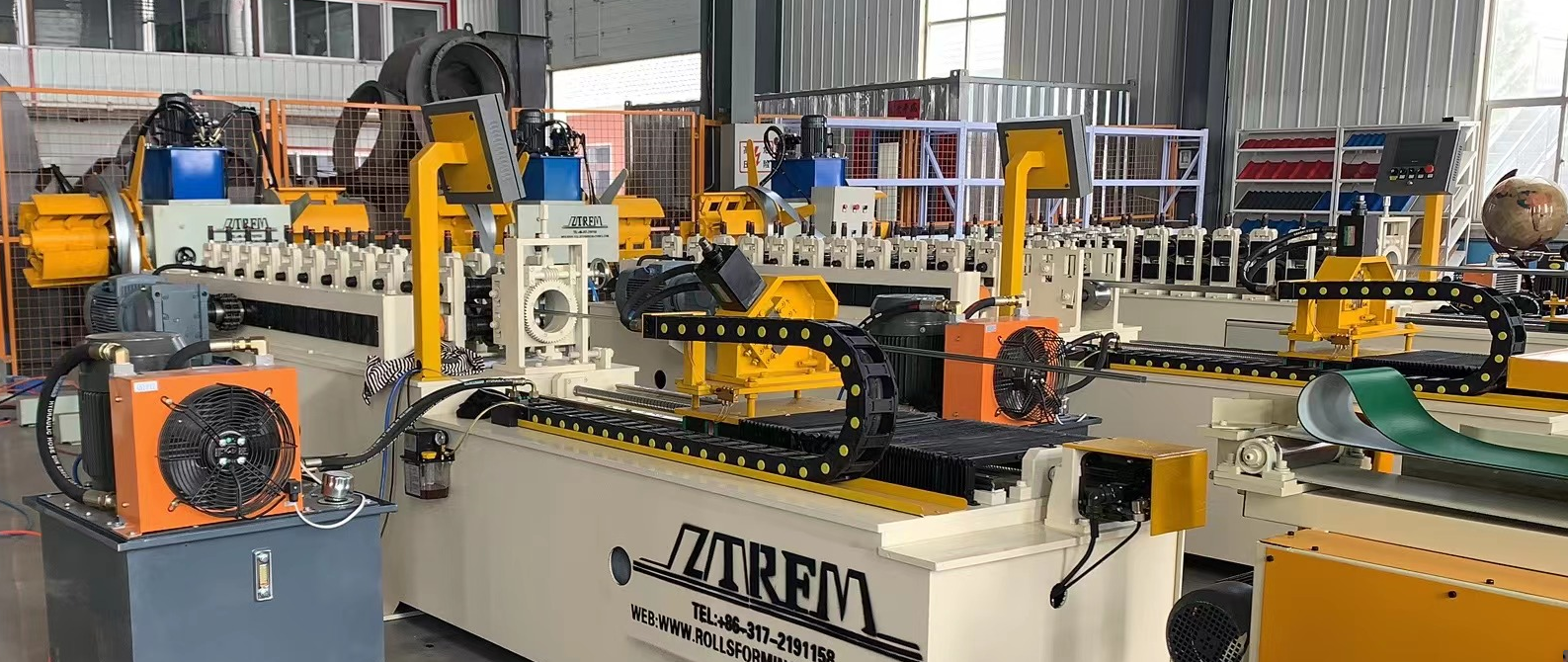 U channel rolling machine