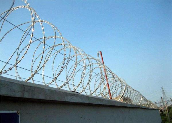 Buy cheap Durable Concertina Razor Wire Single / Double Spiral Razor Wire Coil from wholesalers