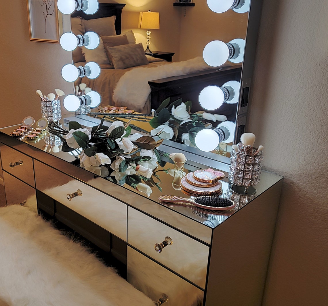 Custom Designs Vanity Lights Ideal for Table Desktop Dresser and Bathroom Dressing