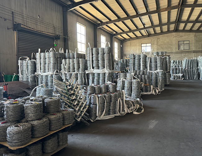 Rust Resistance Twist 3or 4inch Barb Distanc Hot Dipped Galvanized Barbed Wire