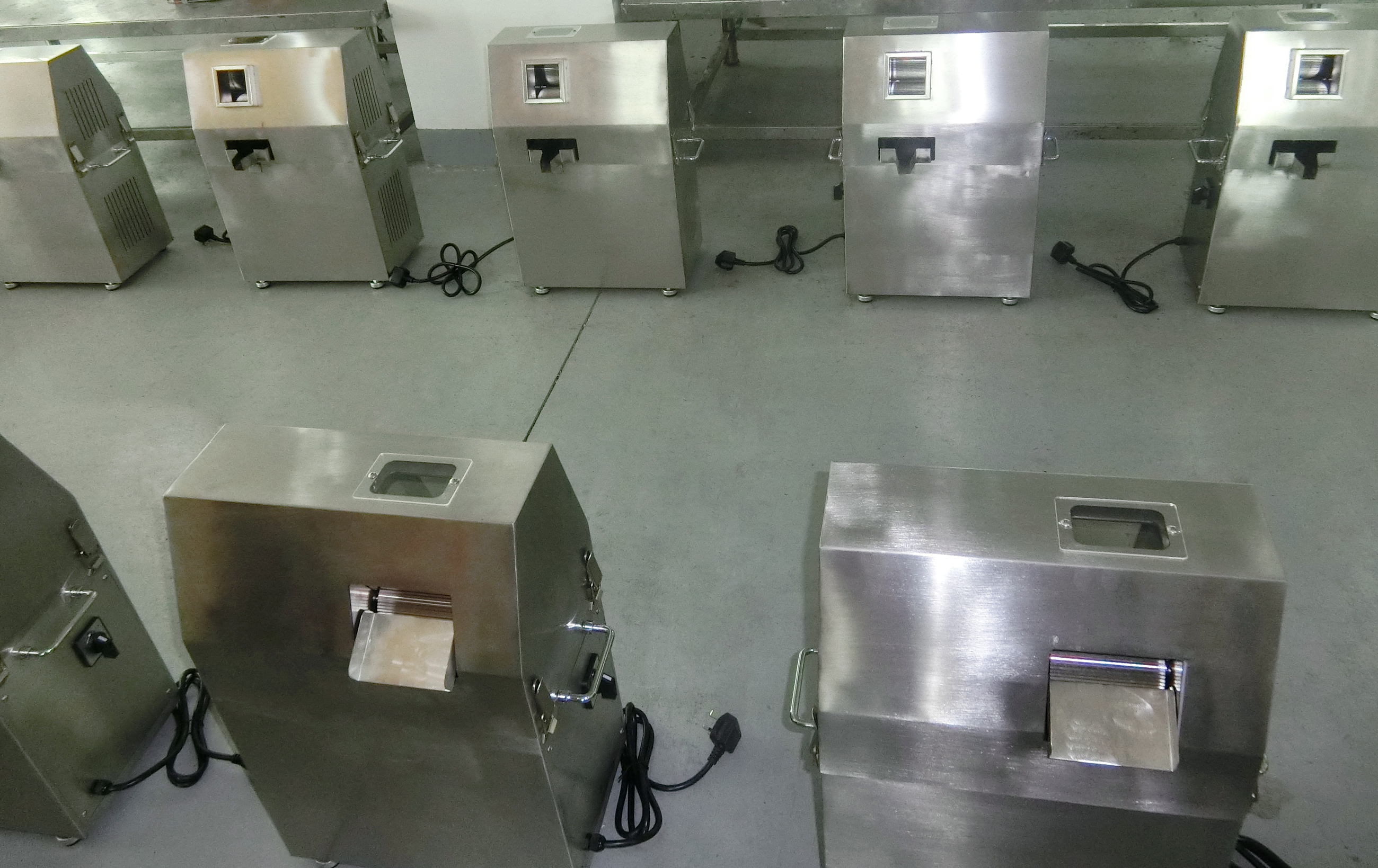 220V 550W Mini Sugarcane Juice Machine Food grade material For Home