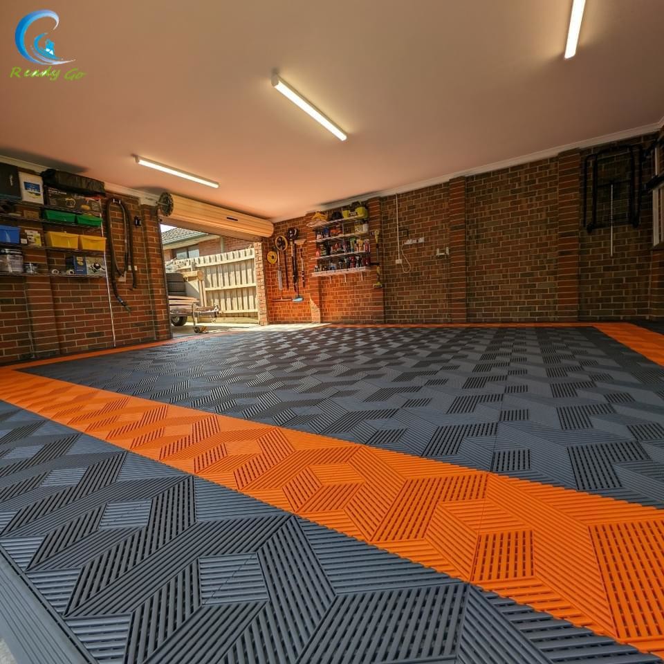 Fire Resistant Interlocking Garage Floor Tiles Easy To Install 15.75 X 15.75 Inches 3D Cube Black 0.7 Inches Thickness