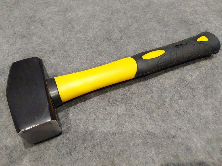 British Type Stoning hammer(XL-0087) painted surface, rubber handle, durable and good price hand construction tools
