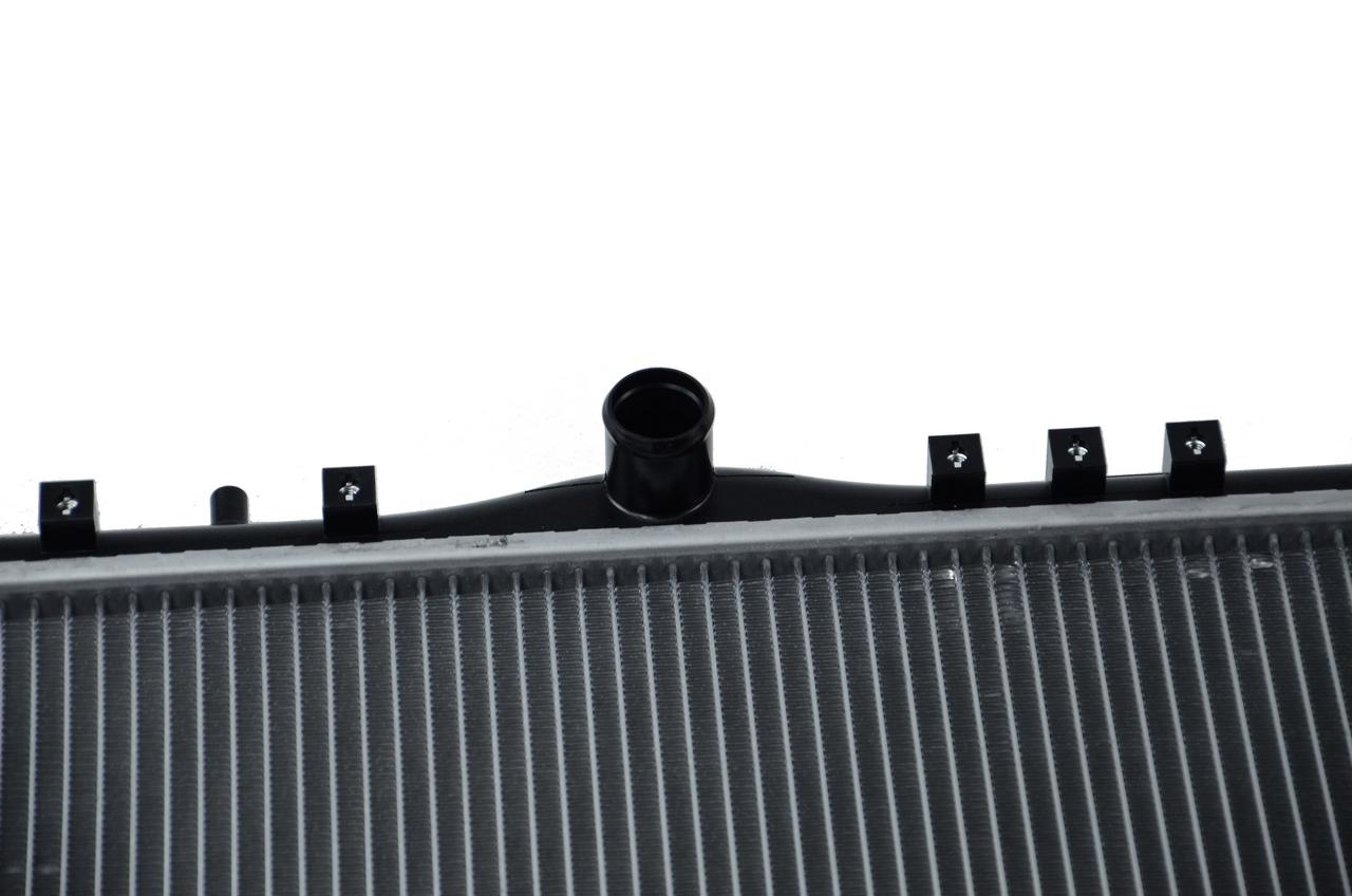 9011330 Aluminum Radiator Water Tank for Buick EXCELLE Manual Transmission Purpose