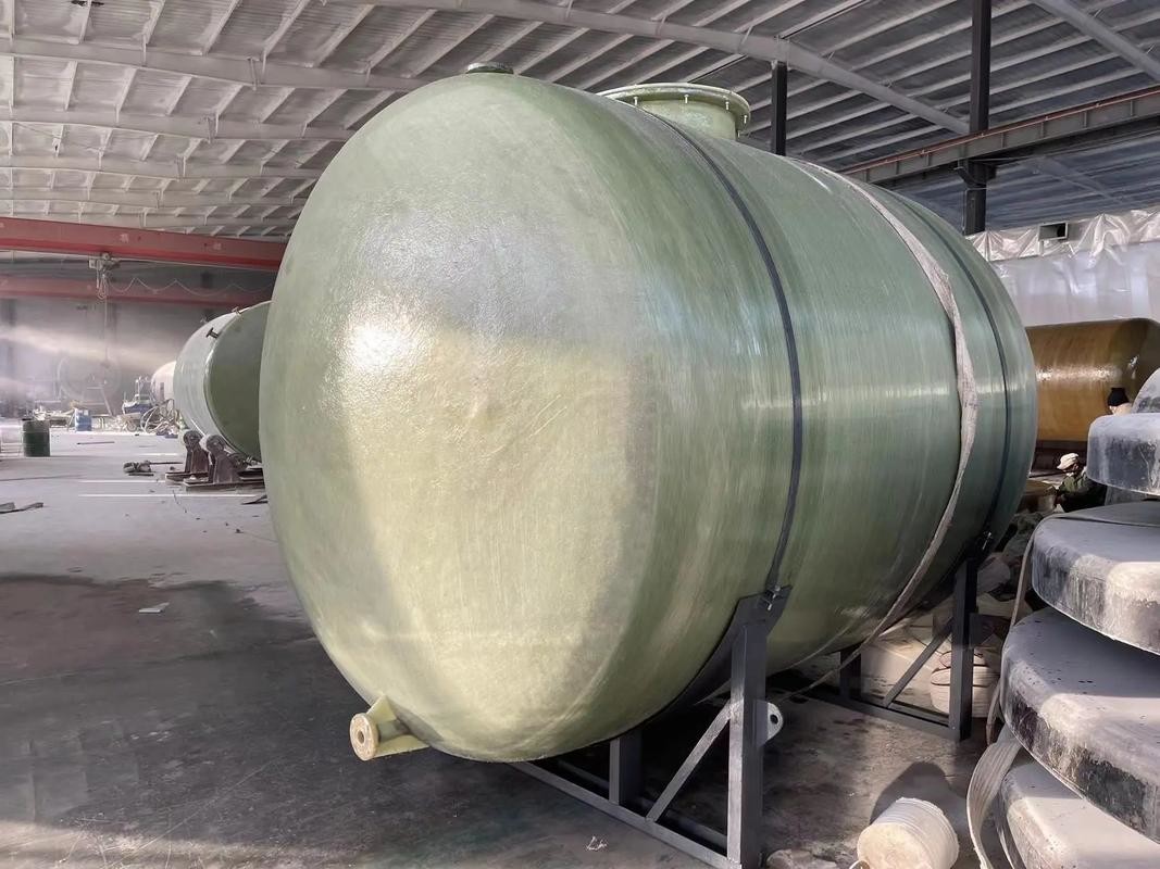 Horizontal Fiberglass Acid Base Frp Storage Tank , FRP Storage Tank , Fiberglass Chemical Tank High Density