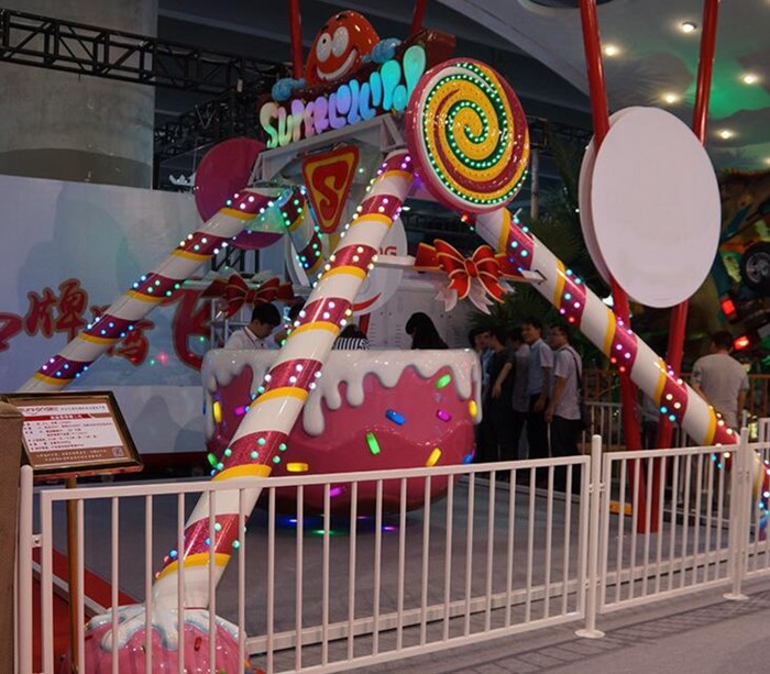 45 Degree Swing Pendulum Amusement Ride 2200W For Indoor Shopping Mall