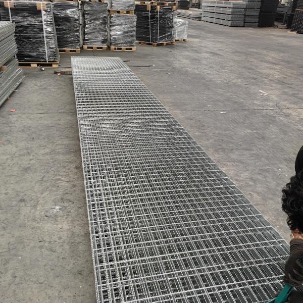 Buy cheap Plain Serrated Steel Grating Heavy Duty Load Bearing Capacity 2mm-5mm Thickness from wholesalers