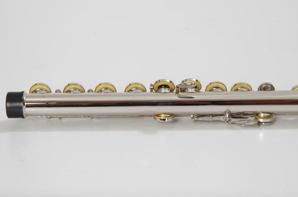 The higher the composition of silver, the louder it becomes Professional flute,