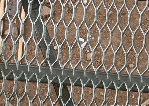 Buy cheap XG-11 Raised Catwalk Expanded Metal ASTM A123 Expanded Metal Steel Grating from wholesalers