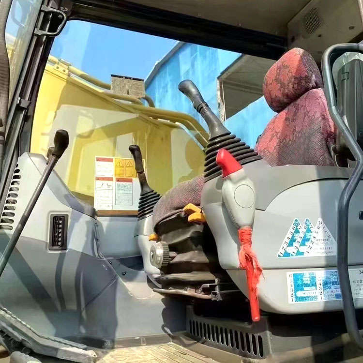 Used Komatsu 450-8 Excavator in Japan Good Condition 45125 KG Operating Weight 257 KW