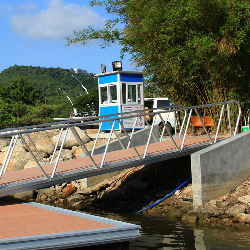 Anti-Slip Surface Marina Floating Walkway Aluminum Gangways Ramps For Floating Pontoon Bridge