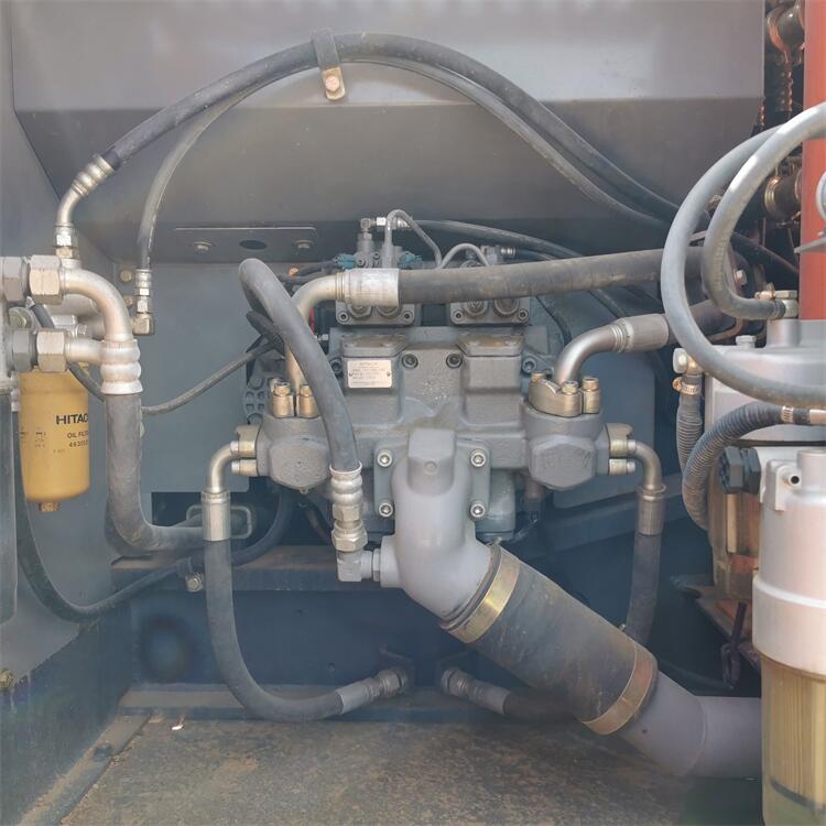 Good Condition 2900 Working Hours Original Hydraulic Pump Hitachi ZX240 Excavator in Japan