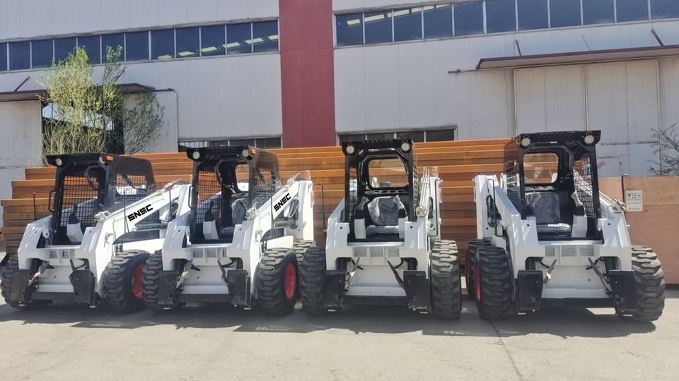 Durable 700KG Skid Steer Loader with EPA Euro V Engine and Max Dumping Height of 2380mm