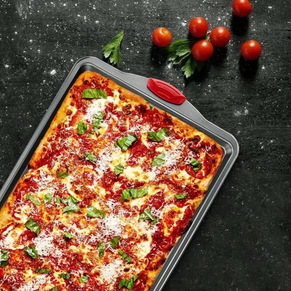 Buy cheap Oilproof Muffin Silicone Baking Tray Lightweight Heat Resistant from wholesalers
