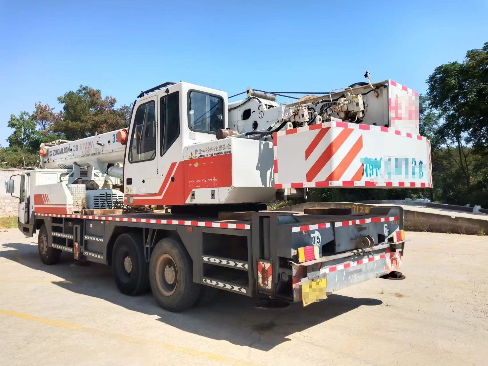 Zoomlion small mobile crane 25 tons, promotional sale