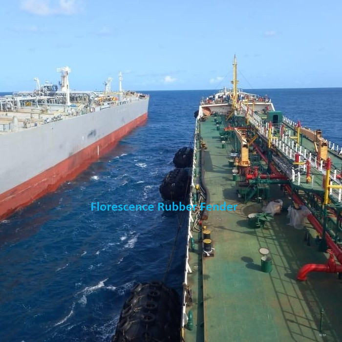 Floating Pneumatic Rubber Fender Marine Ship Fenders With Chain And Tyre Net