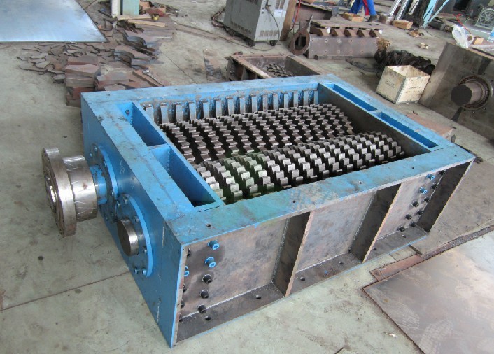 Mobile Scrap Metal Shredder / Waste Tyre Shredder Machine Silent Design