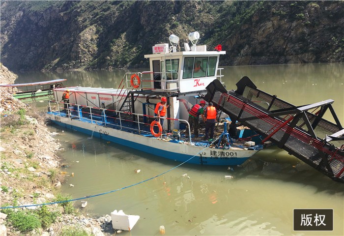 Duckweed Reed 1000m3 Floating Algae Harvester Machine Water Grass Harvester