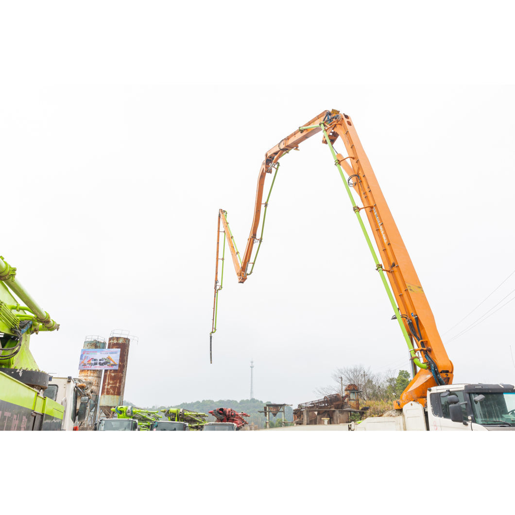 Extra Long Boom 2014 Zoomlion 63m Mobile Concrete Pump Batching Plant on Sca Nia Chassis