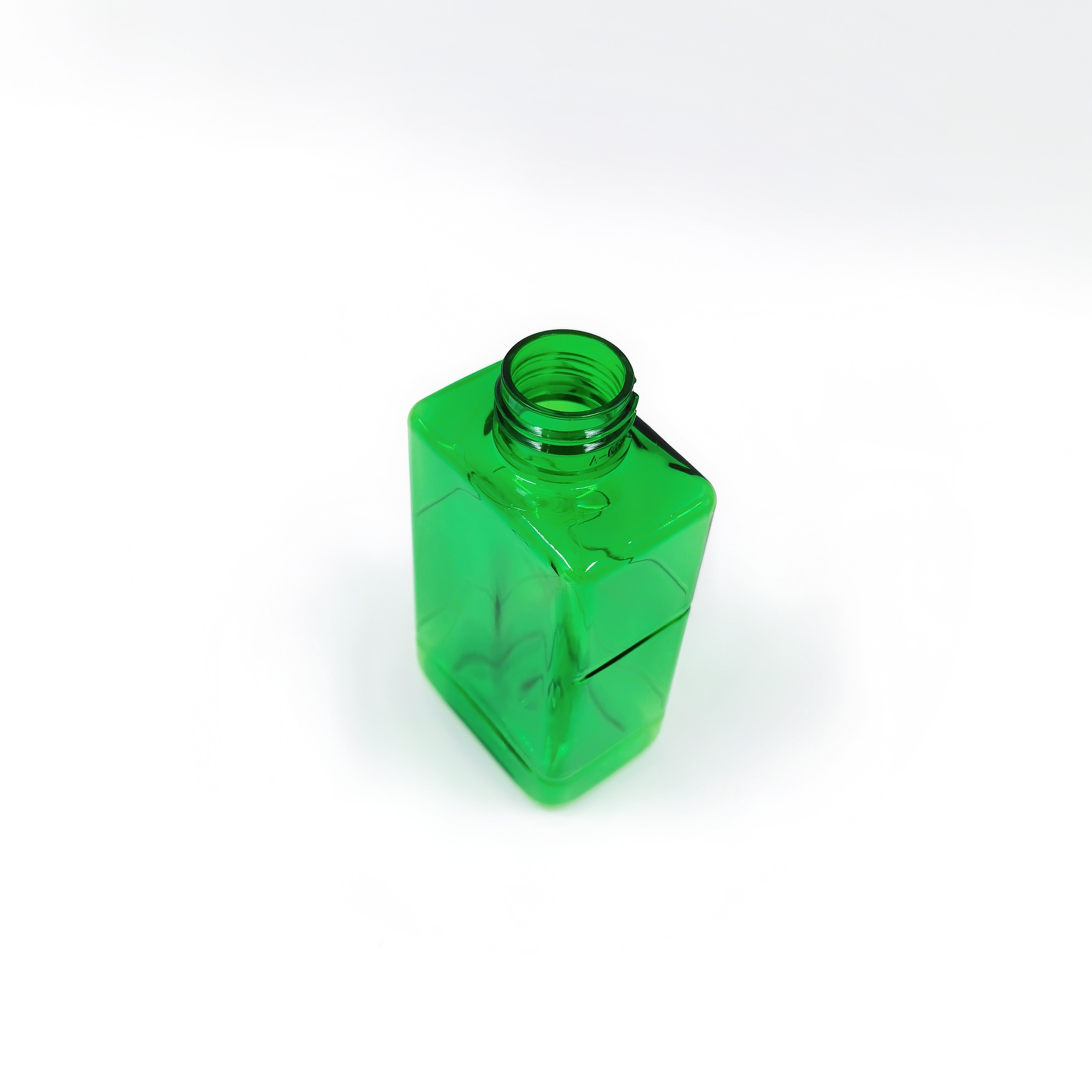 Square 100ml Green PET Plastic Bottle 24mm With Lotion Pump