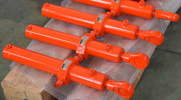 Buy cheap center trunnion type Hydraulic Cylinders customized hydraulic cylinders from wholesalers