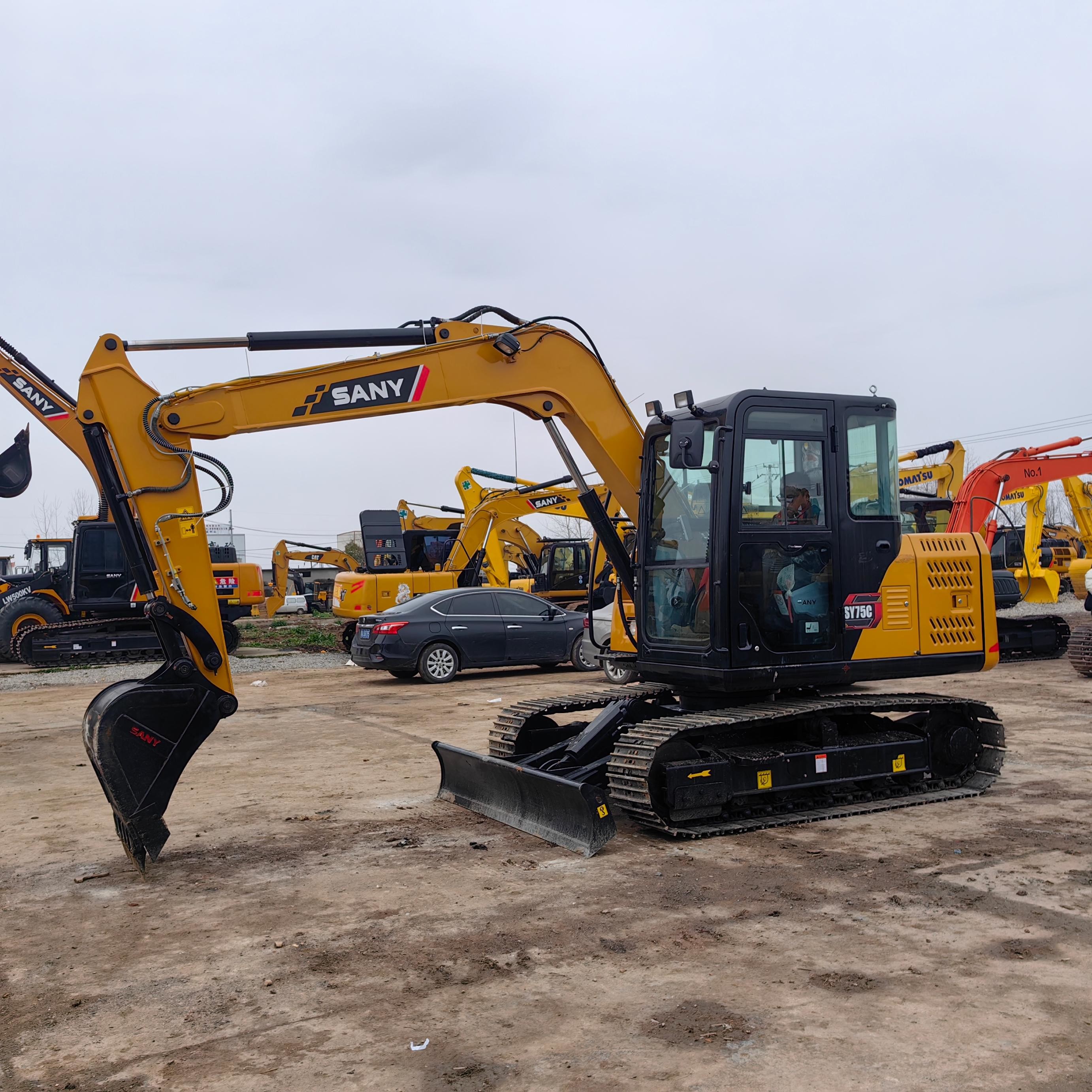 Small Used Excavators 7 Ton Hydrauli Crawler Sany 75 with 0.3 m³ Bucket Capacity