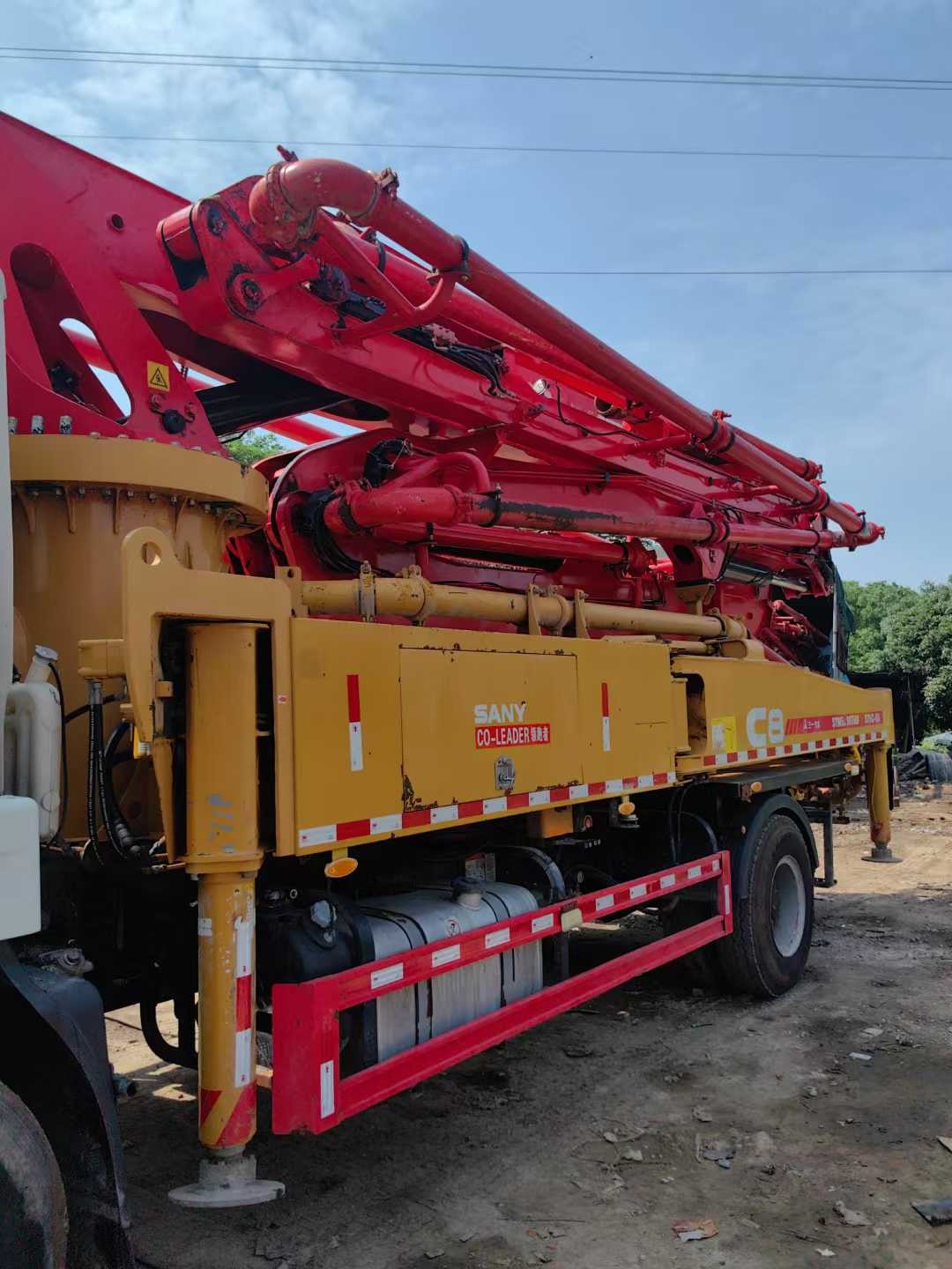 SANY 37m compact concrete pump truck for sale - suitable for confined spaces and urban operations