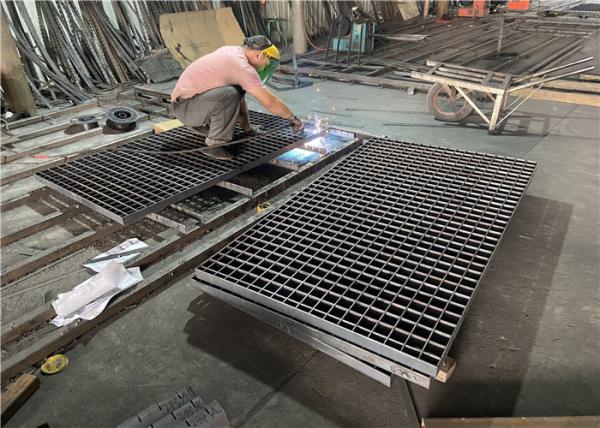 Buy cheap Galvanized Press Locked Welded 0.3mm Walkway Steel Grating For Machinery Plant from wholesalers
