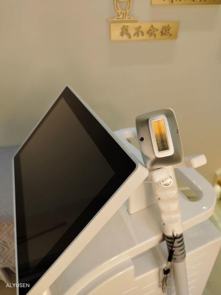 Permanent Hair Removal Stationary Diode Laser Machine 1600W TEC Cooling 110V