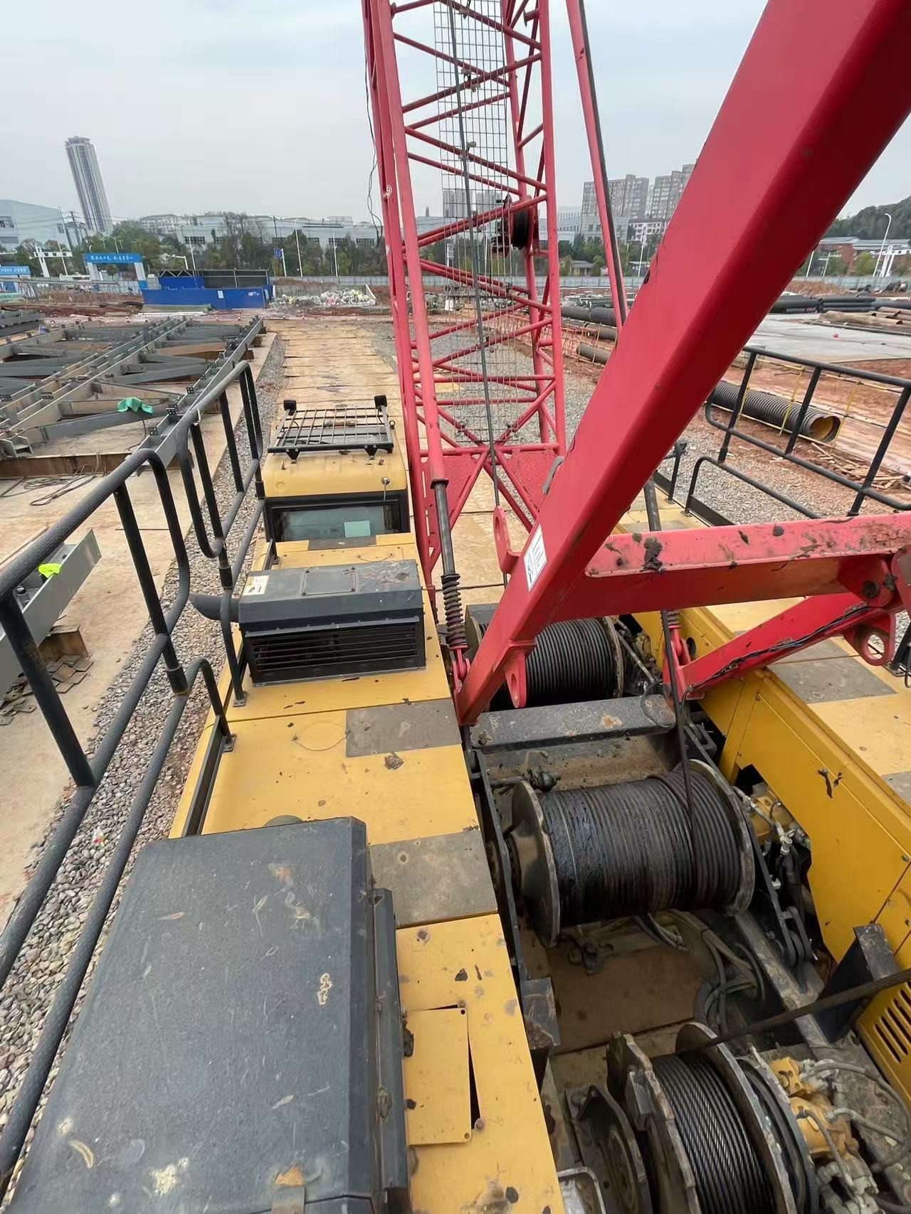 Extremely Efficient SCC600A-6 60 Ton Mobile Hydraulic Crawler Crane Heavy Lifting Equipment