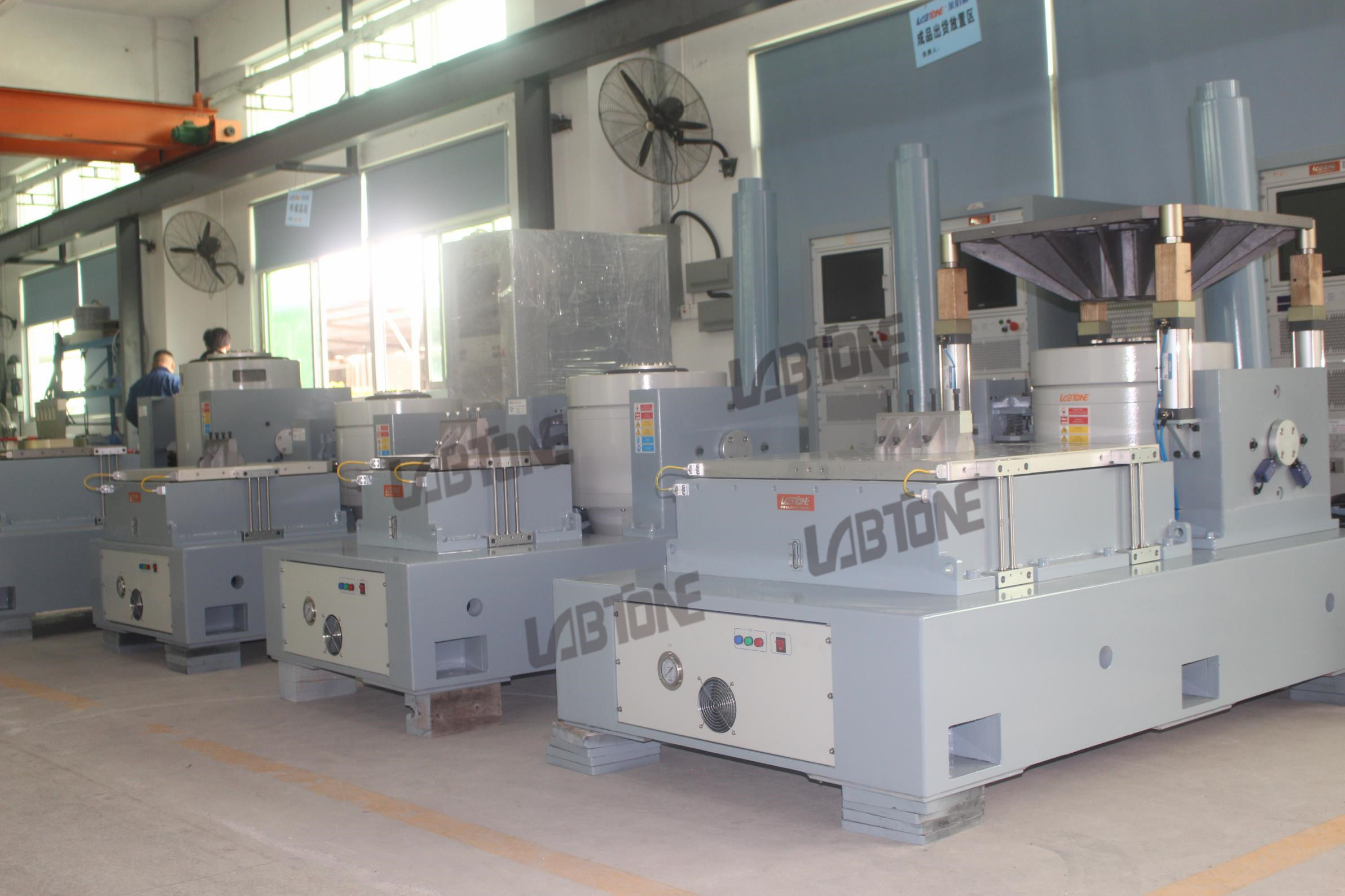 1-3000Hz Vibration Test Equipment With Power Amplifier, Controller for ASTM Standard