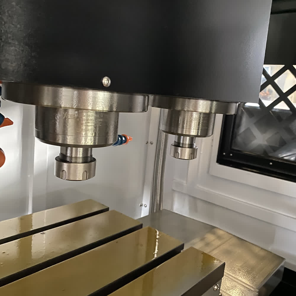Die Casting Finish CNC Engraving And Milling Machine To Eliminate Burrs