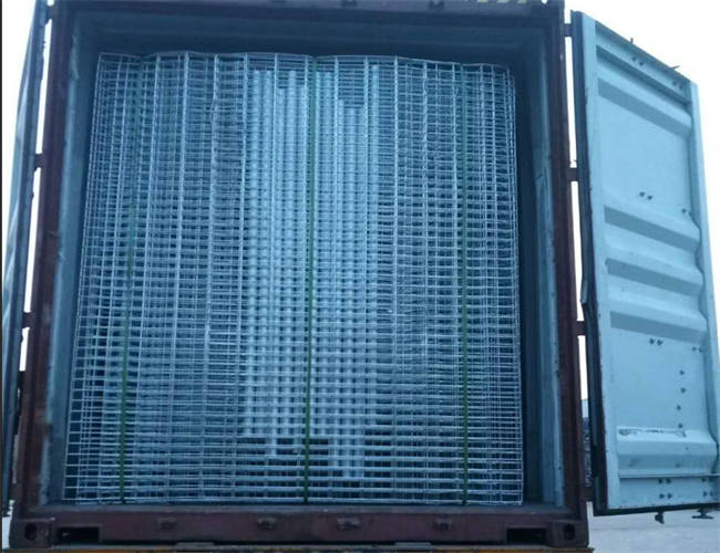 Welded Wire Fence from PVC Coated or Galvanized Weld Wire Panels 2