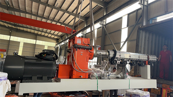 Plastic Extruder Machine Hdpe Pipe Extrusion Machine / Line Water Tank Making Machine High-performance