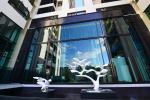 Color Painted Metal Animal Statues White Baking Varnish For Hotel Ornaments
