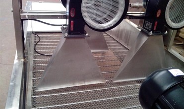 Industrial Mesh Belt Vegetable Dewatering Air Drying Line With 420KG Capacity
