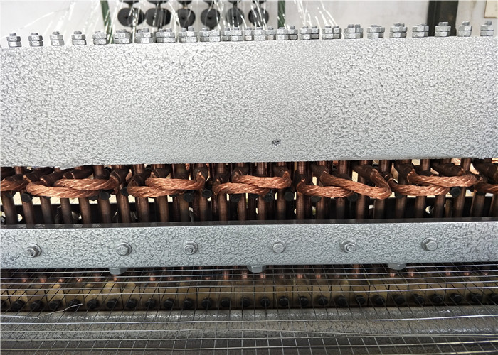 Full Automatic Galvanized Wire Mesh Roll Welding Machine 80-100 Times / Min For Mesh Fence