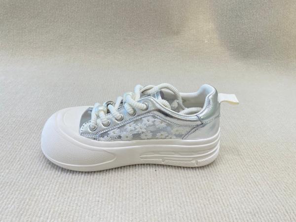 Buy cheap Pearl Flower Womens Leather Casual Shoes Breathable Soft And Heightening from wholesalers